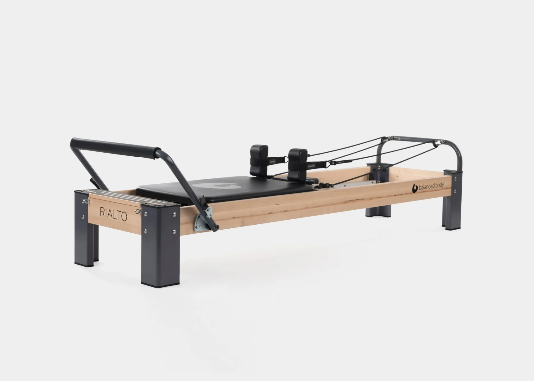 Loja de materiais para Pilates: Reformadores, cadeiras, barris e
