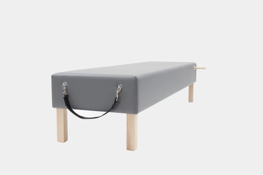 mesa com tapete inclinado para pilates balanced body